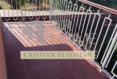 Casă cu 4 camere cu Teren 955 Mp în Central - 1