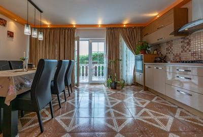 Casă individuală cu 6 camere cu Canalizare în Ungureni - 12