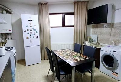 Apartament cu 3 camere semidecomandat în Central - 3