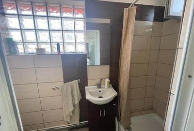 Spațiu comercial, de 640 mp, în 7 Noiembrie - 7