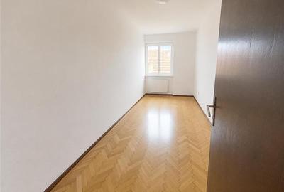 Apartament cu 4 camere decomandat în Central - 9