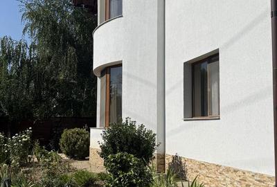 Casă cu 5 camere cu Teren 500 Mp în Central - 2