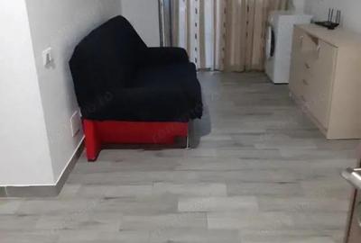 Garsonieră decomandată în Central - 2