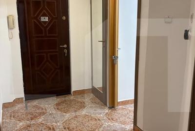 Apartament cu 4 camere decomandat în