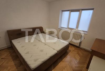 Apartament de inchiriat Central 3 camere balcon etaj intermediar - 10