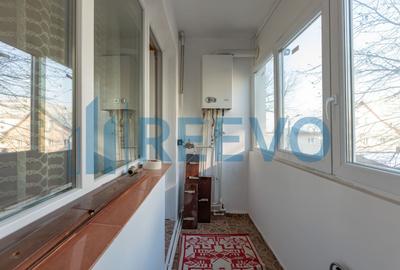 Apartament cu 3 camere semidecomandat, mobilat în Cornișa - 12