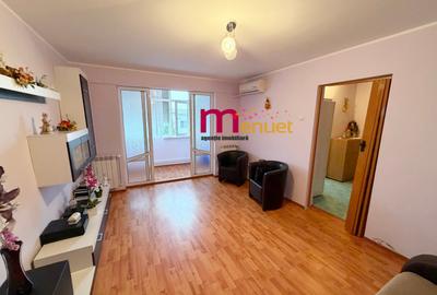 Apartament cu 3 camere în 23 August - 2