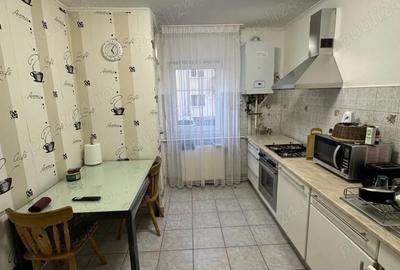 Apartament cu 3 camere decomandat în Central - 1
