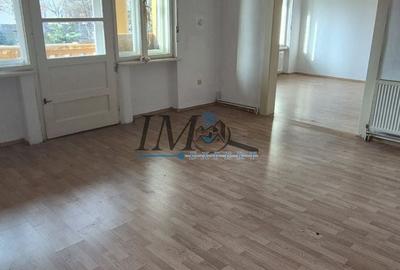 Duplex cu 3 camere cu Canalizare în Central - 2