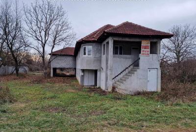 Cladire Multifunctionala, situata in Arcani, Sat.Arcani - 4