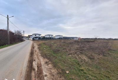 Teren de 703 mp, în Corbeanca