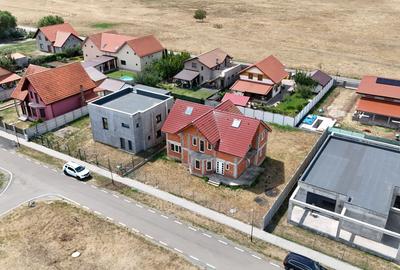 Casă individuală cu 7 camere cu Canalizare în Orțișoara - 3