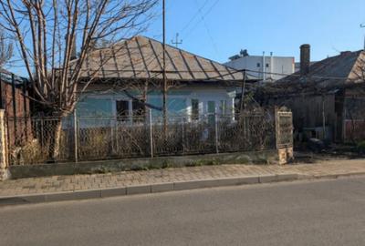 Casă cu 3 camere cu Teren 351 Mp în Central - 1