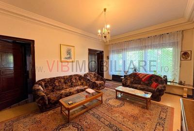 Apartament cu 6 camere semidecomandat în Unirii