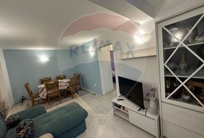 Apartament cu 3 camere semidecomandat, mobilat în Central