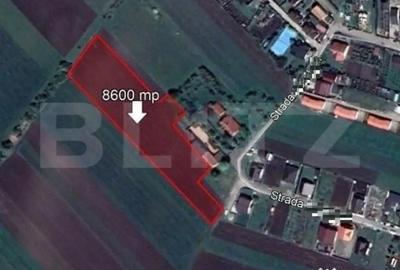 Teren de 8600 mp, în Stupini