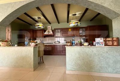 Casă cu 10 camere cu Teren 908 Mp în Central - 15