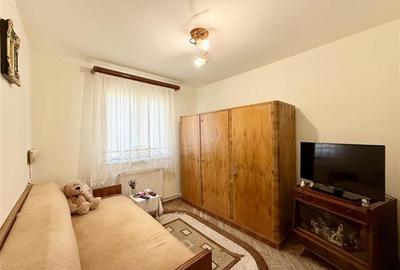 Apartament 3 camere decomandat si balcon etaj 2 Bld Mihai Viteazu - 2