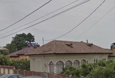 Casă cu 4 camere în Nanov