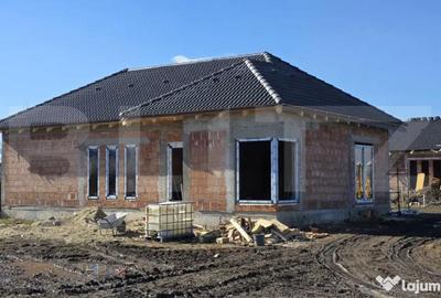 Casă cu 3 camere cu Teren 500 Mp în Unirea - 5