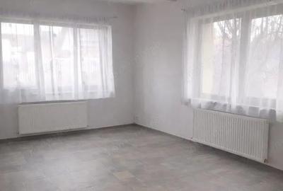 Casă cu 5 camere cu Teren 556 Mp în Stupini - 3