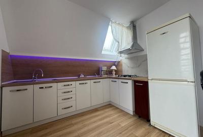 Apartament cu 4 camere semidecomandat în Schei - 4