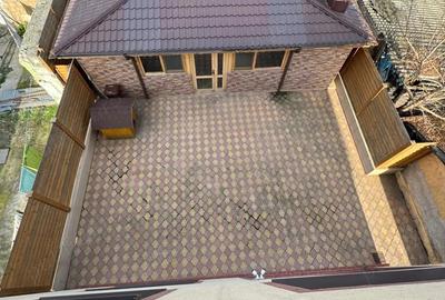 Casă cu 6 camere cu Teren 400 Mp în Central