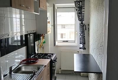 Apartament cu 3 camere semidecomandat în Central - 6