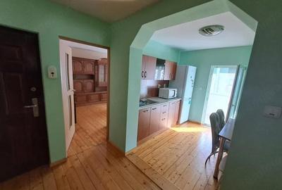 Apartament cu 2 camere decomandat în Titan