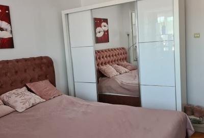 Proprietar vând apartament 2 camere decomandate  Micro 3 - 6