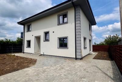 Casă individuală cu 5 camere cu Teren 476 Mp în Jucu - 1