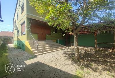 Casa solida, spatiu interior mare, zona Micalaca - 2