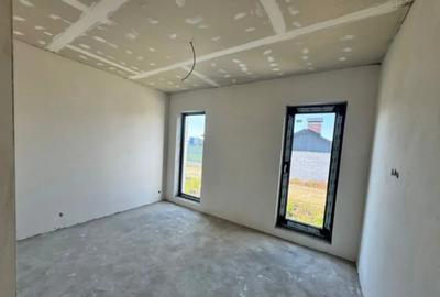 Casă cu 4 camere cu Teren 475 Mp în Mocira - 1