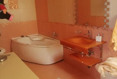 Casă cu 12 camere cu Teren 400 Mp în Micro 17 - 8