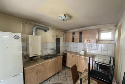 Casa pe un nivel, 3 camere, curte + anexe, ideala pentru p - 12