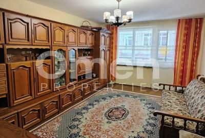 Apartament cu 3 camere decomandat, mobilat în Decebal