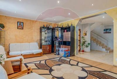 Casă cu 5 camere cu Teren 540 Mp în Ucea - 7