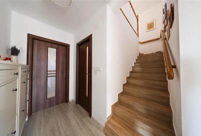 Vila cocheta, facilitati valoroase, strada asfaltata, intimitate: Tur LIVE! Vila cocheta, facilitati valoroase, strada asfaltata, intimitate: Tur LIVE! - 50