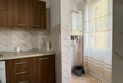 Apartament cu 2 camere decomandat, mobilat în Central
