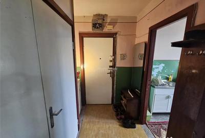 Apartament cu 2 camere semidecomandat în Micro I - 17