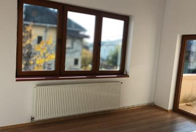 Apartament ultracentral, in vila P+1 - 14