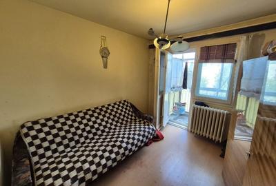 Apartament 2 camere-nerenovat-zona Vitan-investitie-pret de exceptie!