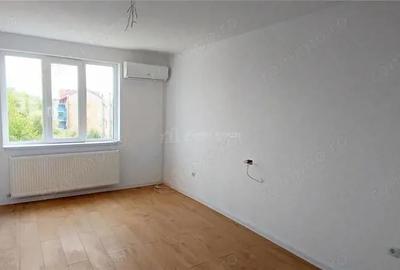 Apartament 3 camere, decomandat - Moldova Noua, jud. CS - 5