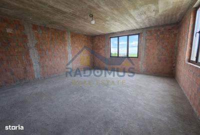 Casă cu 6 camere cu Teren 1731 Mp în Central - 4