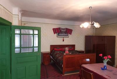 Casă cu 6 camere cu Teren 1129 Mp în Central - 2