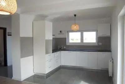 Casă cu 3 camere cu Teren 110 Mp în Central - 3