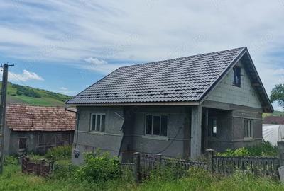 Casă în Răzbuneni - 8