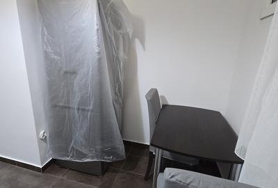 Apartament cu 2 camere semidecomandat în Berceni