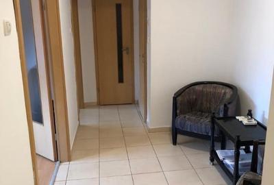 Apartament cu 3 camere decomandat în Soarelui - 2