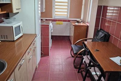 Inchiriere apartament decomandat cu doua camere . - 3